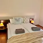 בית הארחה House Laudis 3*