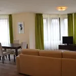 House Laudis בנסקו