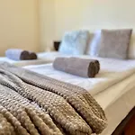 House Laudis Vendégház 3*