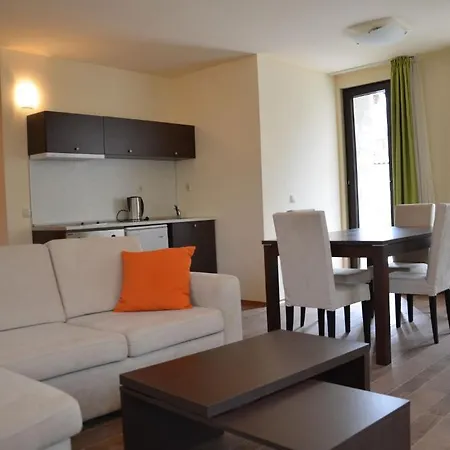 House Laudis בית הארחה בנסקו